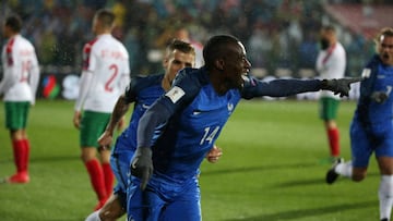 Soccer Football - 2018 World Cup Qualifications - Europe - Bulgaria vs France - Vasil Levski National Stadium, Sofia, Bulgaria - October 7, 2017 France's Blaise Matuidi celebrates scoring their first goal REUTERS/Stringer