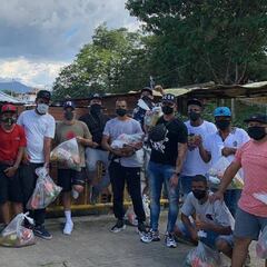 JuanFer Quintero ayuda a los habitantes del San Javier