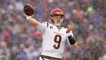 ORCHARD PARK, NEW YORK - JANUARY 22: Joe Burrow #9 of the Cincinnati Bengals throws a pass against the Buffalo Bills during the first quarter in the AFC Divisional Playoff game at Highmark Stadium on January 22, 2023 in Orchard Park, New York.   Bryan M. Bennett/Getty Images/AFP (Photo by Bryan M. Bennett / GETTY IMAGES NORTH AMERICA / Getty Images via AFP)