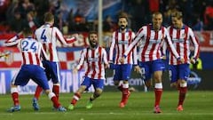 Atlético lleva al límite la tensión y pasa en penales a cuartos