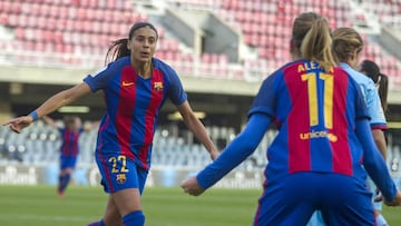 Andressa Alves marca el 1-0 y lo celebra con Alexia Putellas, que le dio el pase.