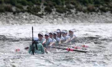 En mujeres Oxford repitió la victoria de hace un año. Las chicas de Cambridge, estuvieron de naufragar.