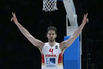 Pau Gasol celebra el pase a cuartos.