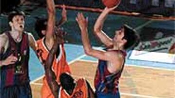 <b>CAMBIO DE PAPELES</b>. Bodiroga tuvo un día horrendo en tiro, pero Femerling lograría compensarlo.