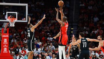 A la tercera va la vencida