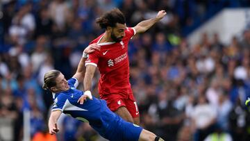 Soccer Football - Premier League - Chelsea v Liverpool - Stamford Bridge, London, Britain - August 13, 2023 Chelsea's Conor Gallagher in action with Liverpool's Mohamed Salah REUTERS/Tony Obrien EDITORIAL USE ONLY. No use with unauthorized audio, video, data, fixture lists, club/league logos or 'live' services. Online in-match use limited to 75 images, no video emulation. No use in betting, games or single club /league/player publications.  Please contact your account representative for further details.