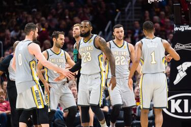 En julio de 2017, Calderón, que en ese momento tenía 36 años, fichó para los Cleveland Cavaliers.​ Llegó al equipo para desempeñar en principio las funciones de tercer base, pero las lesiones y los traspasos hicieron que fuera titular en 32 partidos, acabando la temporada regular promediando 4,5 puntos y 2,1 asistencias.​ 