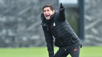 Marcelino durante un entrenamiento con el Athletic.