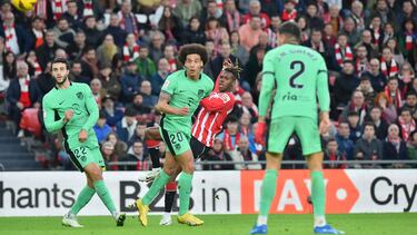 Nico Williams recorta a Hermoso y la pone en la mismísima escuadra para batir por alto a Oblak.