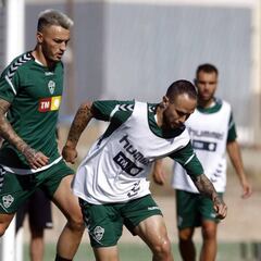 El control económico pone en jaque al estreno del Elche