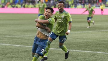 El delantero peruano anot&oacute; dos goles en el tramo final del partido ante San Jose Earthquake y ahorra al equipo de Seattle una ronda de playoffs.