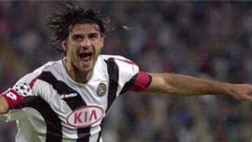 <B>HAT TRICK.</B> Iaquinta se estrenó en la Liga de Campeones marcando tres goles al Panathinaikos.