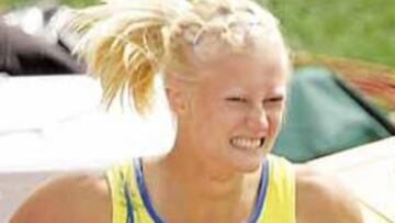 <b>EN PELIGRO. </b>La hegemonía de Carolina Klüft peligra en los Mundiales de Helsinki. La francesa Eunice Barber (abajo), la precede.