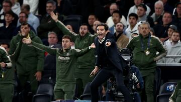 Villarreal's Spanish coach Marcelino Garcia Toral reacts during the UEFA Champions League football league stage match between Tottenham Hotspur and Villarreal at the Tottenham Hotspur Stadium in London, on September 16, 2025. (Photo by HENRY NICHOLLS / AFP)