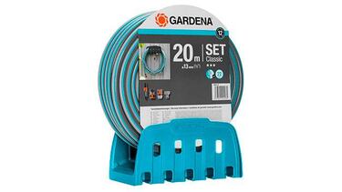 Este set con manguera de 20 metros y soporte mural arrasa en Amazon