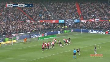 Prohibidas las faltas en la Champions: el golazo de Schöne en el Clásico de Holanda