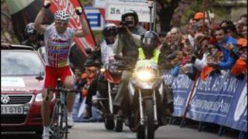 Tino Zaballa, durante la última etapa de la Vuelta a Asturias 2010, donde ya dio positivo.