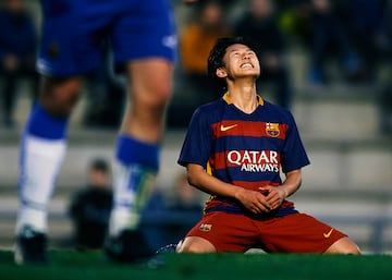 Considerada en su momento una estrella mediática del club culé y de su país. Denominado como el 'Messi coreano'. El futbolista surcoreano se formó en el Barcelona y fue considerado siempre un jugador de un futuro grandioso, a la altura, decían, del mismísimo '10' argentino. Tras salir del Barcelona se marchó a Italia.