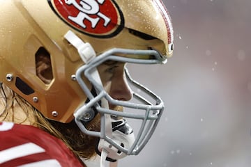 SANTA CLARA, CALIFORNIA - JANUARY 20: George Kittle #85 of the San Francisco 49ers looks on during the first half against the Green Bay Packers in the NFC Divisional Playoffs at Levi's Stadium on January 20, 2024 in Santa Clara, California.   Lachlan Cunningham/Getty Images/AFP (Photo by Lachlan Cunningham / GETTY IMAGES NORTH AMERICA / Getty Images via AFP)