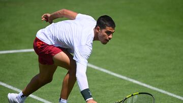 Tennis - Wimbledon Preview - All England Lawn Tennis and Croquet Club, London, Britain - June 26, 2022 Spain's Carlos Alcaraz during practice REUTERS/Toby Melville