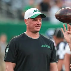 How does Jets quarterback Aaron Rodgers feel about OC Nathaniel Hackett’s demotion?