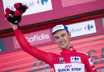Yves Lampaert vencedor de la segunda etapa y nuevo maillot rojo. 