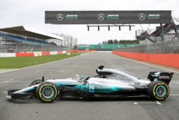 Mercedes presenta el W08, su coche para 2017