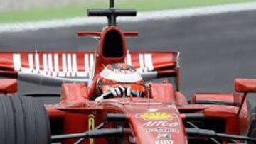 Hamilton vuelve a marcar mejor crono en los ensayos vespertinos