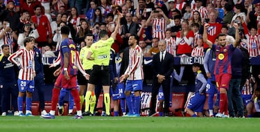 La maldición de la cartulina roja persigue al Atlético de Madrid