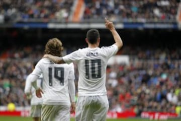 James pone el 2-1 en el marcador