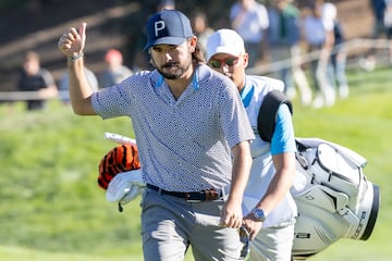 Ángel Hidalgo hace un gesto al público este sábado en la tercera vuelta del Open de España. 