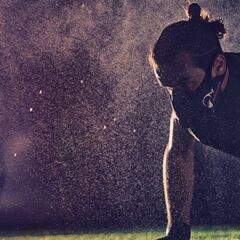 Bale utiliza una máscara para mejorar su rendimiento