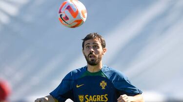 Portugal's midfielder Bernardo Silva attends a training session on the eve of the UEFA Nations League football match between Portugal and Spain, at the Municipal Stadium in Braga on September 26, 2022. (Photo by MIGUEL RIOPA / AFP) (Photo by MIGUEL RIOPA/AFP via Getty Images)