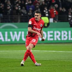 Eintracht, con gol de Borré, avanza a cuartos de Copa