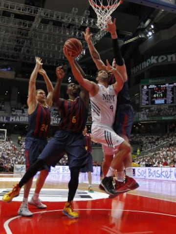 Primer asalto de la gran final en Madrid