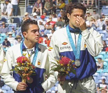 Obtuvo la medalla de plata en Sídney 2000.