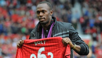 Usain Bolt posa en Old Trafford en 2012.