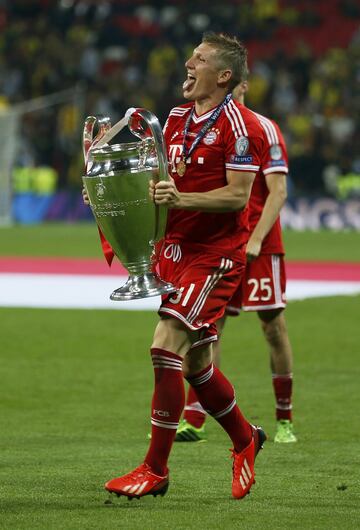 Champions League (Bayern 2013) y Campeón del Mundo con Alemania en 2014.