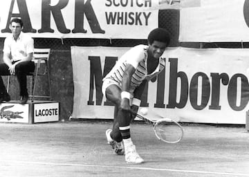 Su mayor triunfo fue en 1983 que llevo el triunfo en la final masculina de Roland Garros. En 1986 llegó a alcarzar el número 3 en el Ranking ATP