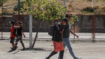 Santiago, 18 de marzo de 2023
Personas disfrutan en parque los reyes tras dia de calor en Santiago.
Cristobal Basaure/Aton Chile
