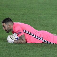 Mackay es el meta que más paradas hace de Segunda