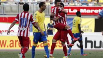 Villa celebra el tanto con Diego Costa.