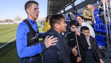 Szymanowski, regalo de Reyes en un entreno con 1.500 hinchas