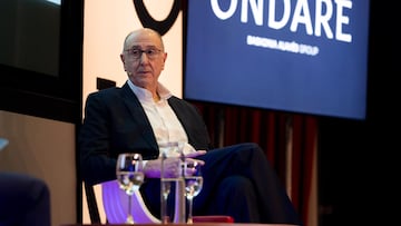 Josean Querejeta en una presentación.