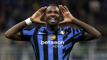 Milan (Italy), 05/10/2024.- Inter Milan'Äôs Marcus Thuram celebrates after scoring the 1-0 goal during the Italian Serie A soccer match between FC Inter and Torino FC at Giuseppe Meazza stadium in Milan, Italy, 05 October 2024. (Italia) EFE/EPA/MATTEO BAZZI