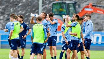 La plantilla de la Real Sociedad ha vuelto este martes al trabajo en Zubieta.
