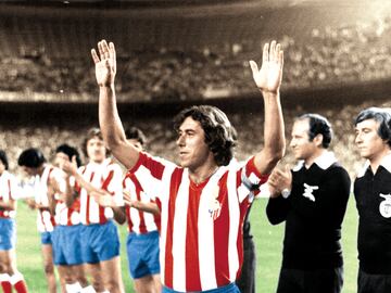 Adelardo Rodríguez disputó su último partido de rojiblanco el 1 de mayo de 1976. El extremeño jugó un total de 550 partidos con la elástica rojiblanca, siendo el jugador con más partidos en la historia del club, aunque muy seguido por Koke (545). También es el jugador con más victorias, 279. Llegó al Atlético de Madrid en 1959 y permaneció en el club 17 temporadas en las que consiguió 3 Ligas, 5 Copas, la Recopa y la Intercontinental.