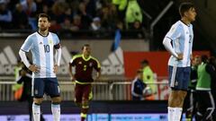 Messi y Dybala con la albiceleste en el Argentina-Venezuela.