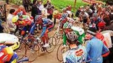 <B>CONTRA EL PAVÉS.</B> 19 muros, nueve de ellos de pavés, salpican los 254 km del Tour de Flandes.