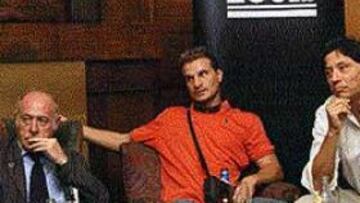 <b>ILUSIONADOS.</B> Eduardo Arroyo, Javier Castillejo y Carlos Bardem.